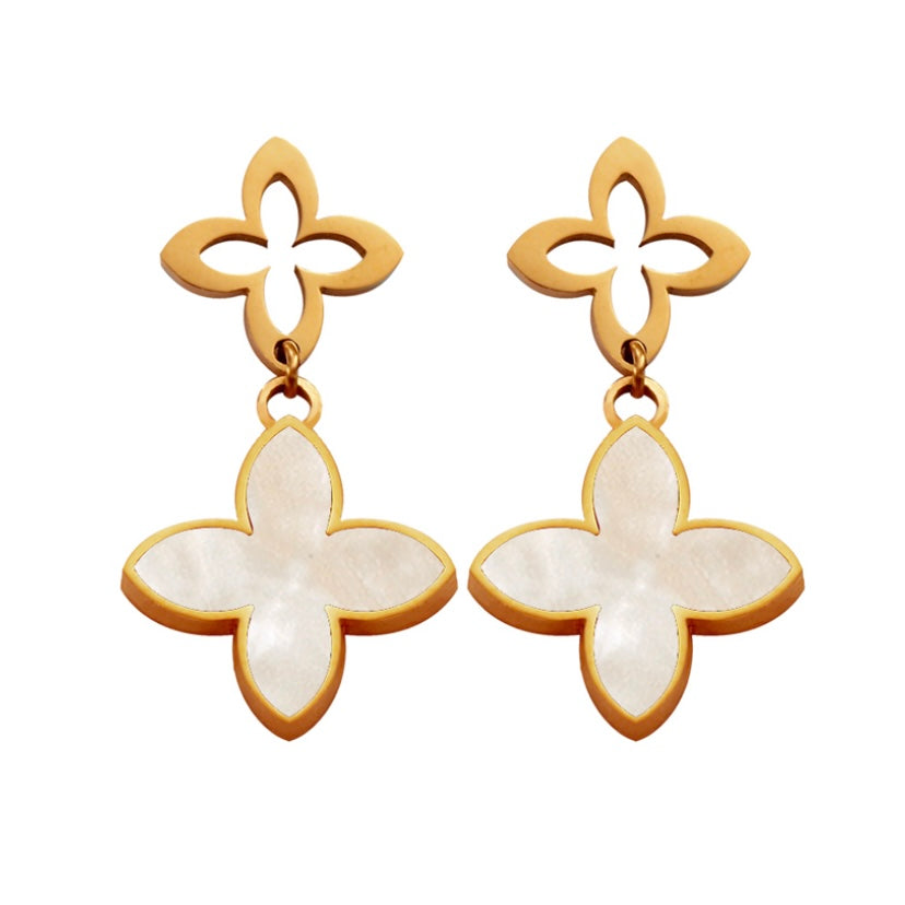 Tara Clover Earrings | white